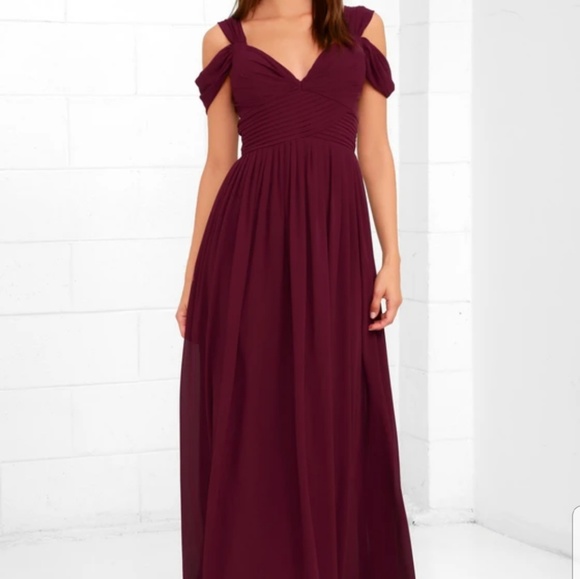 Lulu's Dresses & Skirts - Lulu's Burgundy gown